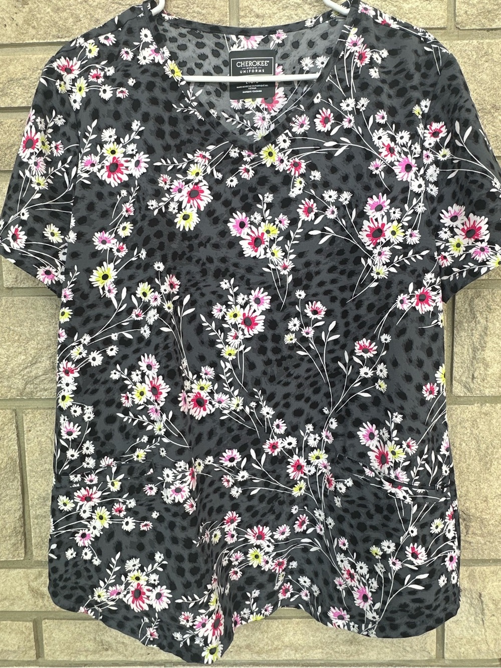 Cherokee Black Floral women’s V-Neck Scrub top